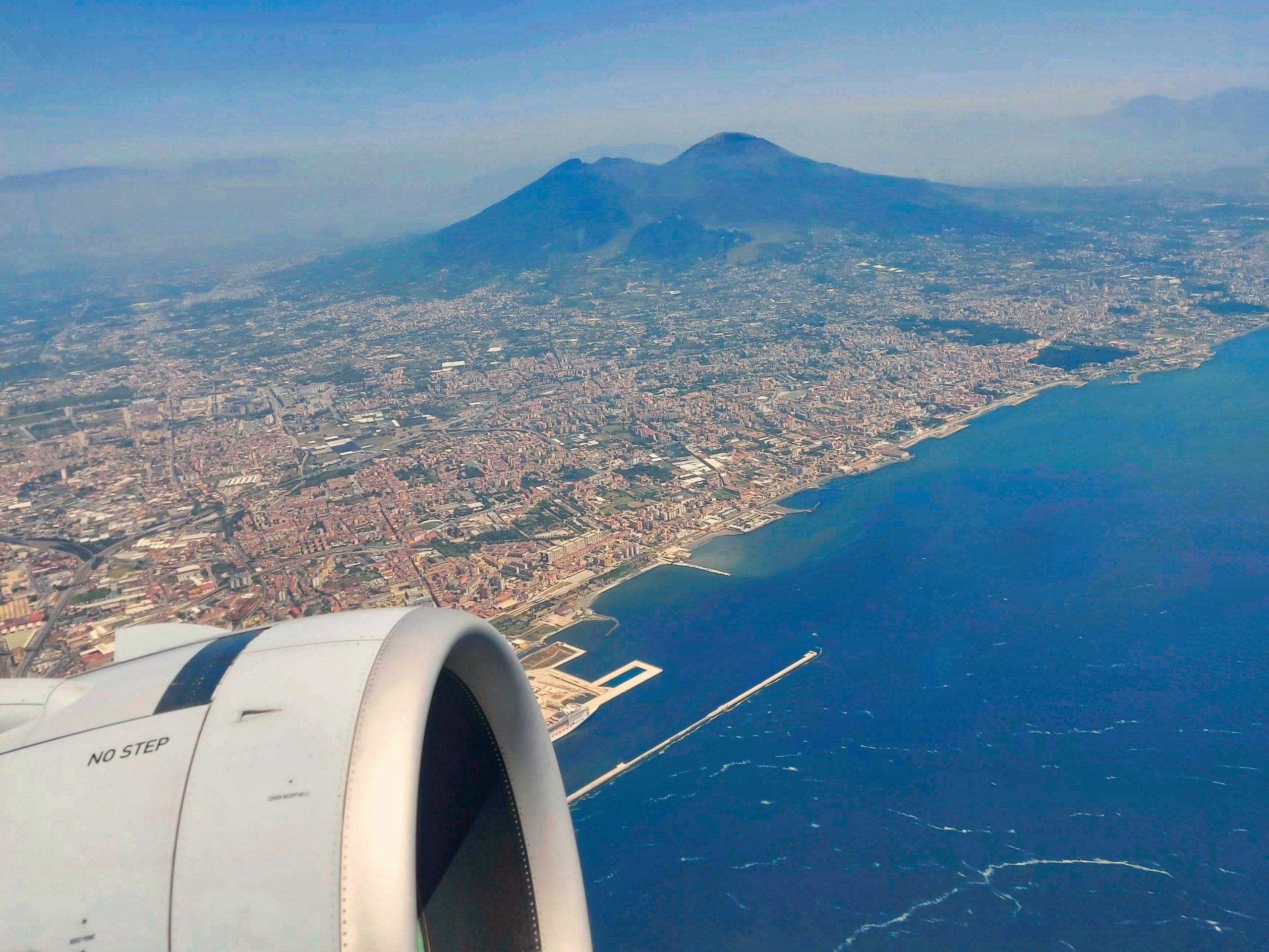 Neapel von oben (© Portanapoli.com)