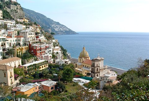 Positano, Costiera Amalfitana (© portanapoli.com)