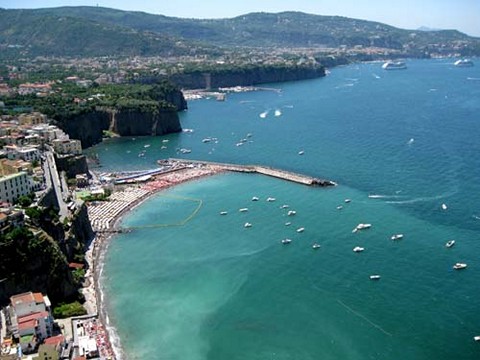 Strand von Meta di Sorrento (© Francesca - Portanapoli.com)