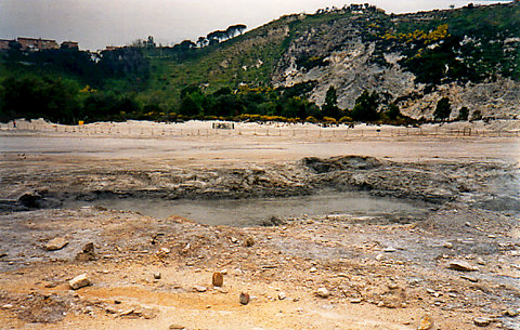 Anreise zum Vulkan Solfatara: So kommt man schnell hin