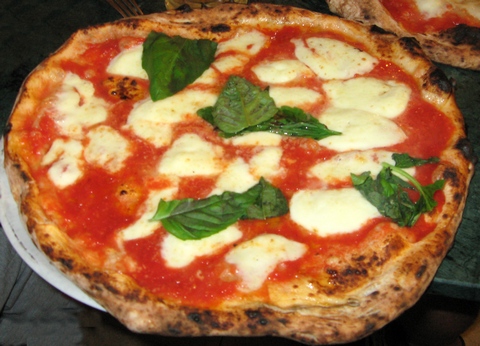 Pizza Margherita aus Neapel