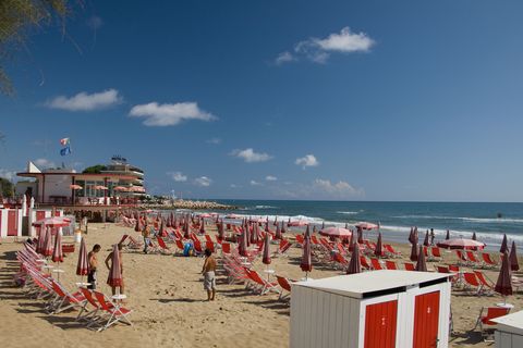 Der Strand in Terracina hat die "Bandiera Blu" (©Sandro Bedessi - Fototeca ENIT)