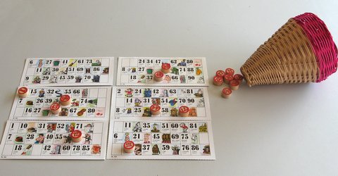 Tombolaspiel aus Neapel. Jeder Zahl entspricht ein Symbol, genau wie im Lotto. (© Redaktion Portanapoli.com)