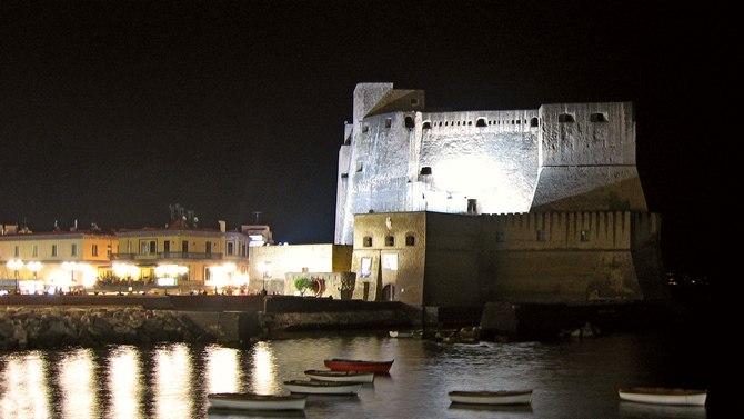 Neapel by night! 5 romantische Touren durch das beleuchtete Napoli