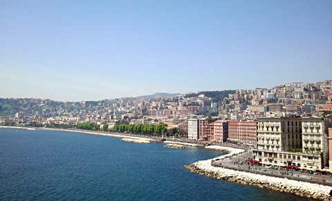 Lungomare in Neapel: Spaziergang auf der Promenade