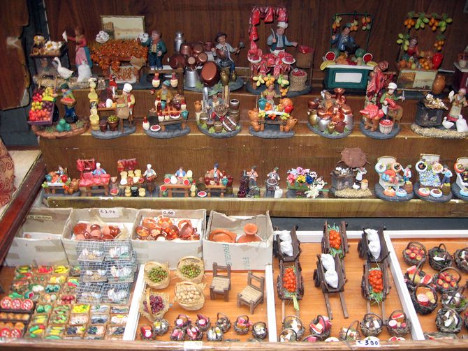 Shopping in der Altstadt von Neapel