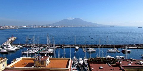 Hafen Santa Lucia vom Castel dell'Ovo in Neapel (© Umberto - Portanapoli.com
