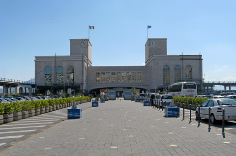 Shopping am Kreuzfahrtterminal in Neapel: La Galleria del mare