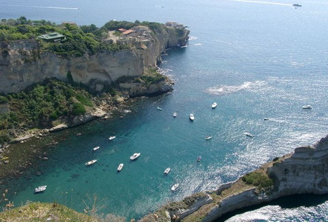 Traumhafte Aussichten vom Park Virgiliano in Neapel