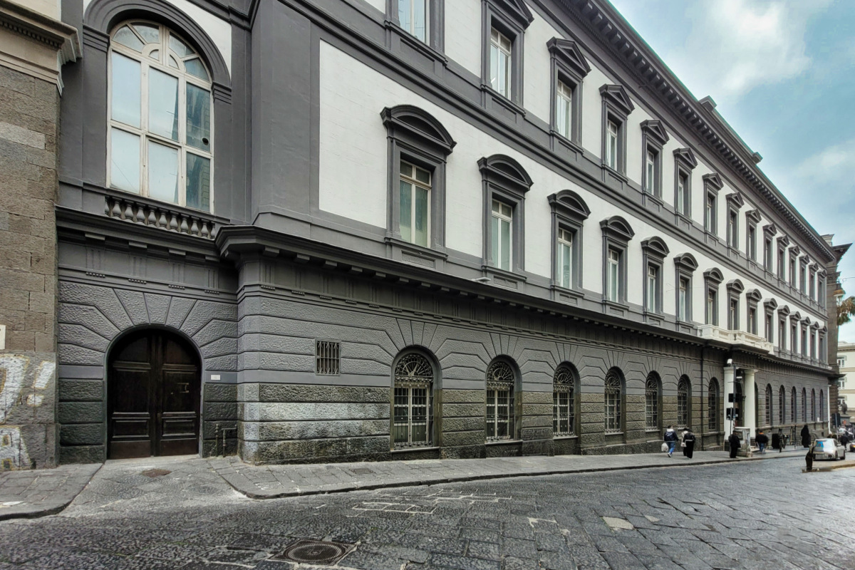 Universität Federico II Mezzocannone (@ portanapoli.com)