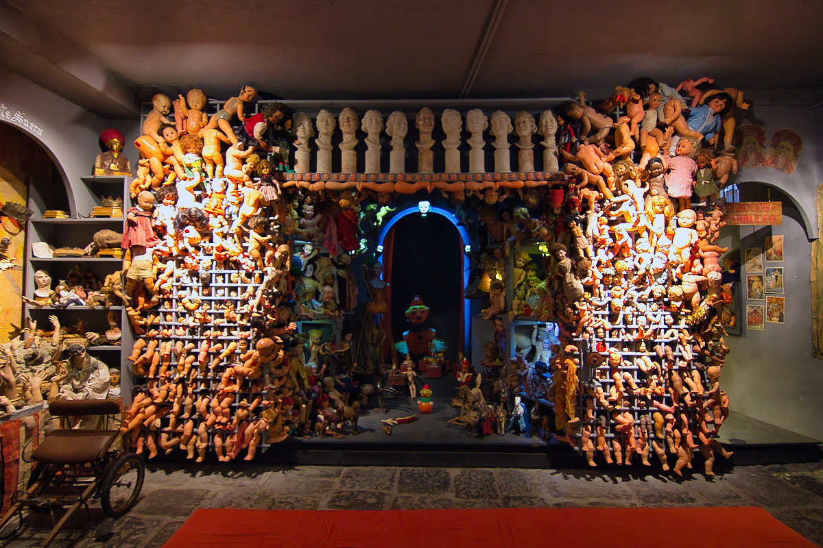 Im Ospedale delle Bambole (Puppenkrankenhaus) in Neapel (© portanapoli.com)