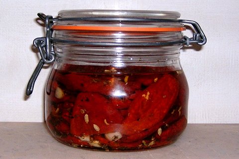 Getrocknete Tomaten in Öl (Pomodori secchi sott’olio)
