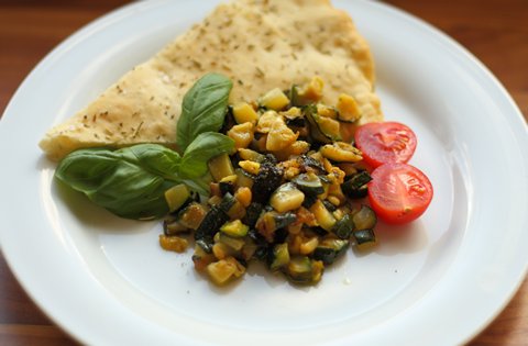 Italienisches Zucchini-Gemüse (Zucchinielli)