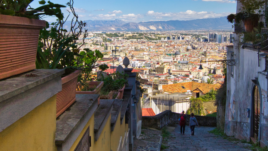 Alles in Reichweite: Verkehrsmittel und ÖPNV am Golf von Neapel